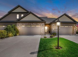 10783 Scarlett Oak, Saint John, IN 46373