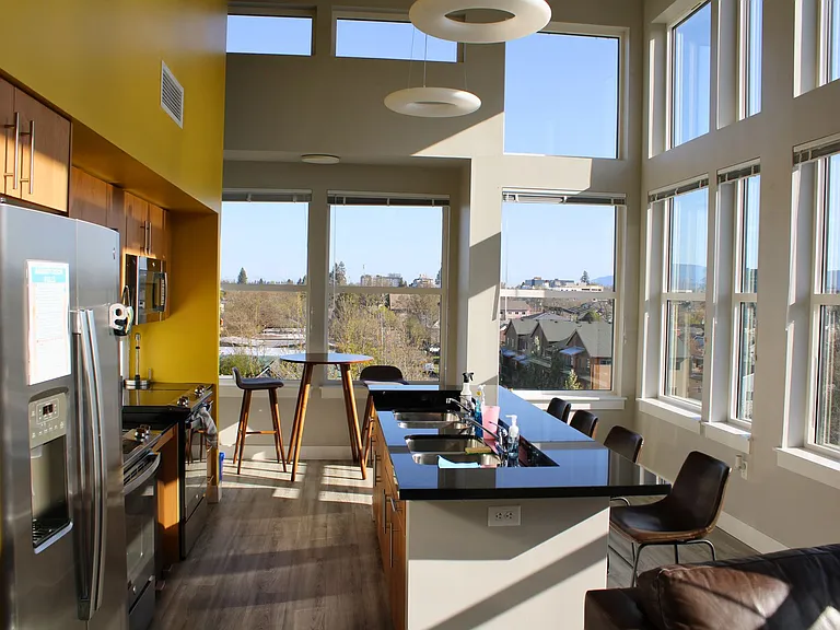 Ferry Street Flats - Modern Studios and Lofted units right by campus! — Photo 14