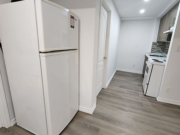 2nd image of 4842 Rosebush Rd #Basement