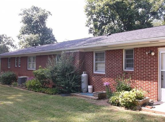 2nd image of 4000 E Englewood Blvd