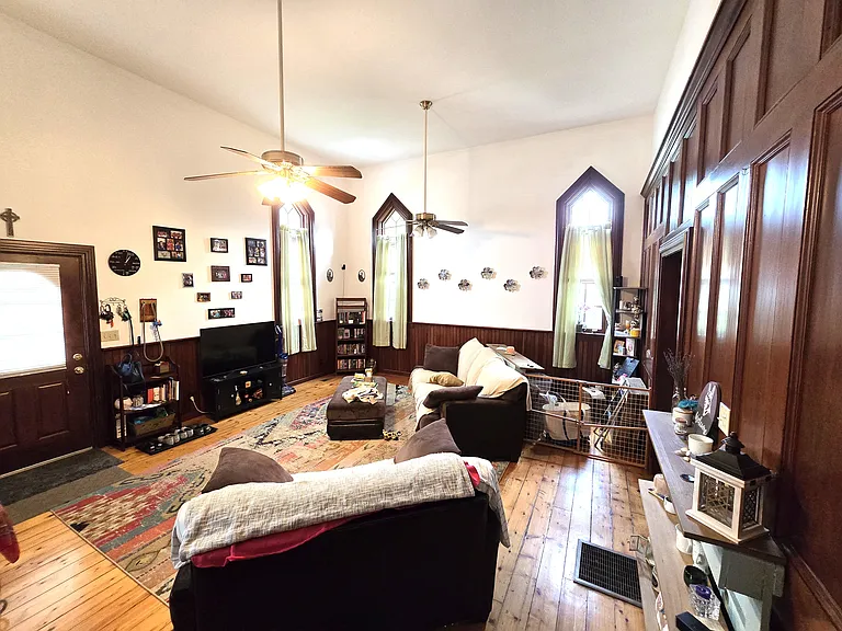 117 Church St — Photo 2