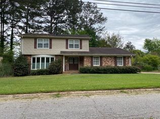 1812 Valley Creek Rd, Anniston, AL 36207