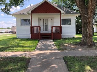 302 Roughton St, Jetmore, KS 67854