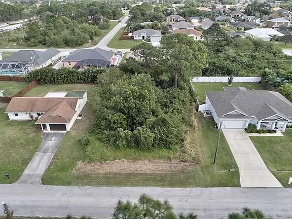 2nd image of 4633 SW Dactyl St