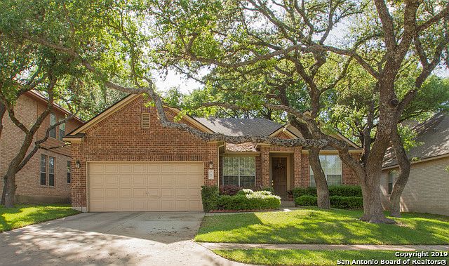 1st image of 7 Bedford Oaks