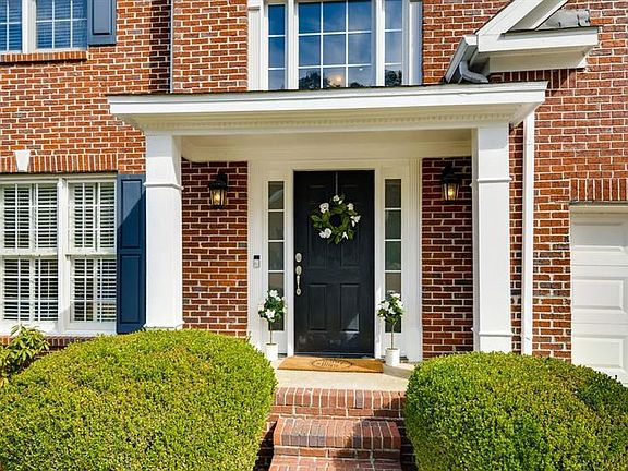 3rd image of 113 Ennisbrook Dr SE
