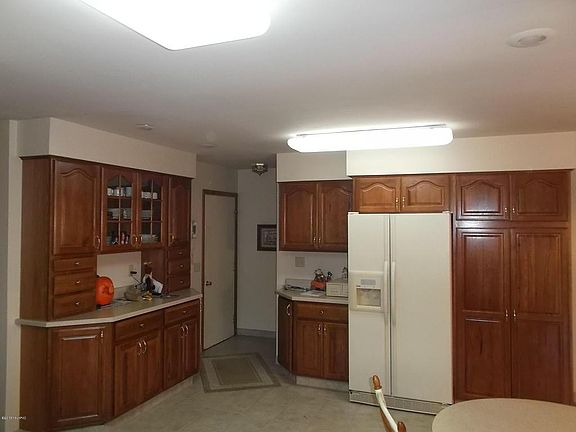 4th image of 28660 Sarabyn St