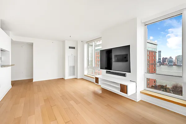 Rented by R New York | media 13