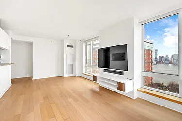 Rented by R New York