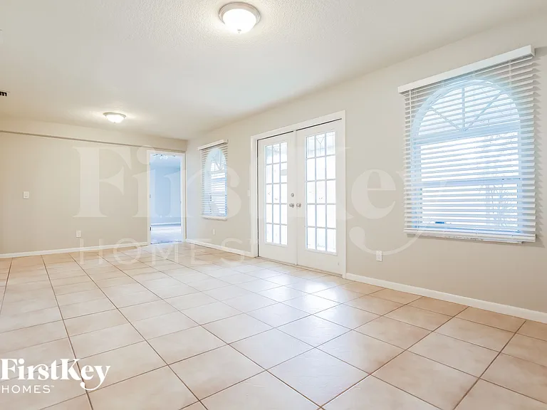 21019 Exmore Ave — Photo 6