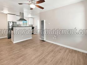 11415 Venice