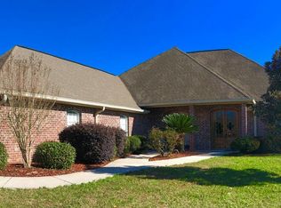 318 N Hill Dr, Carriere, MS 39426