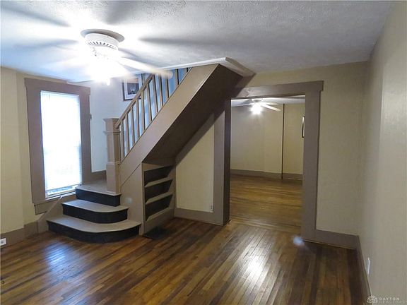 3rd image of 3 E Main St