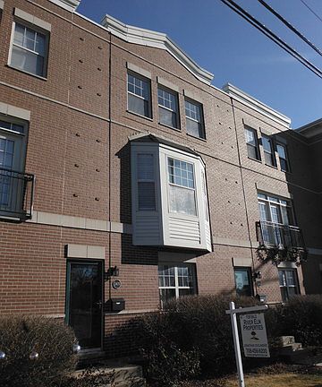 3rd image of 2405 N 75th Ave