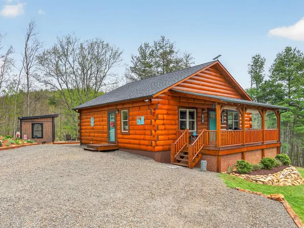 255 Bella Hills Ln, Hillsville, VA 24343