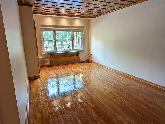 3rd image of 75-32 Juniper Blvd S