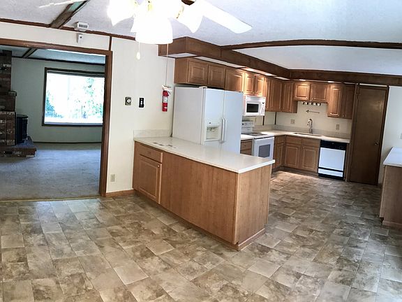 5th image of 11201 NE Conifer Dr
