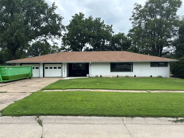 1321 9th Ave E, Oskaloosa, IA 52577