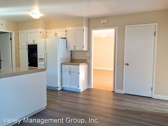 4th image of 2373 Walden Sq