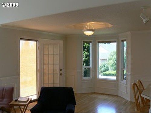 5th image of 4005 NE 38th St