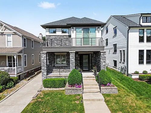 484 Park St Photo 1