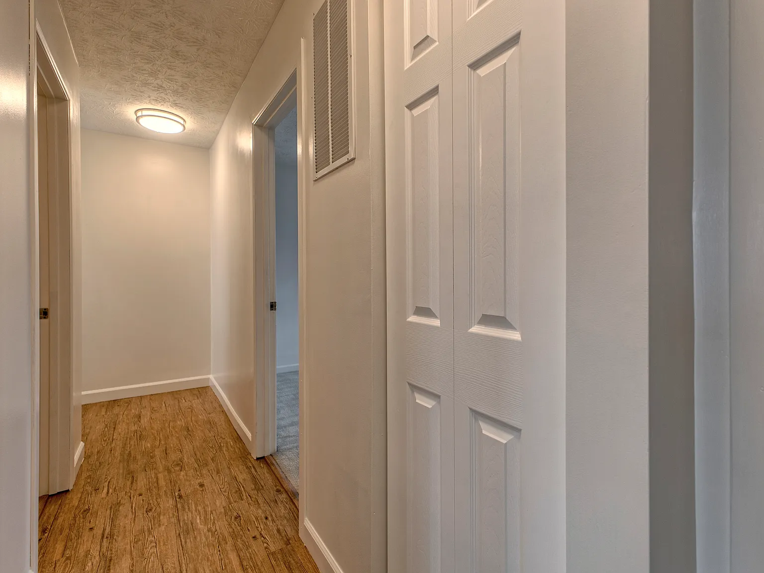 3 bed, 2.5 bath, 1344 sqft, $2,700 — Photo 3
