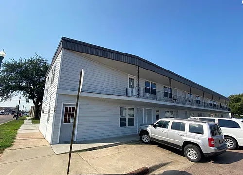 925 N Main St Photo 1