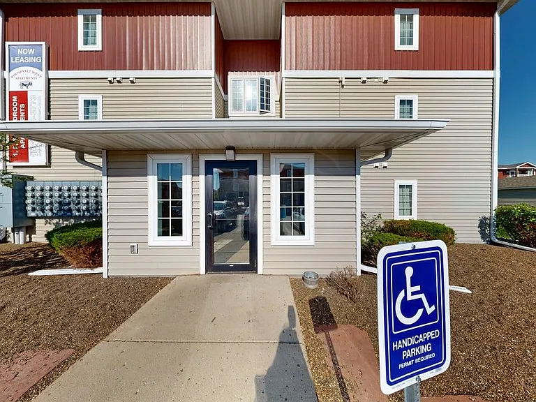 Roosevelt West Apartments — Photo 1