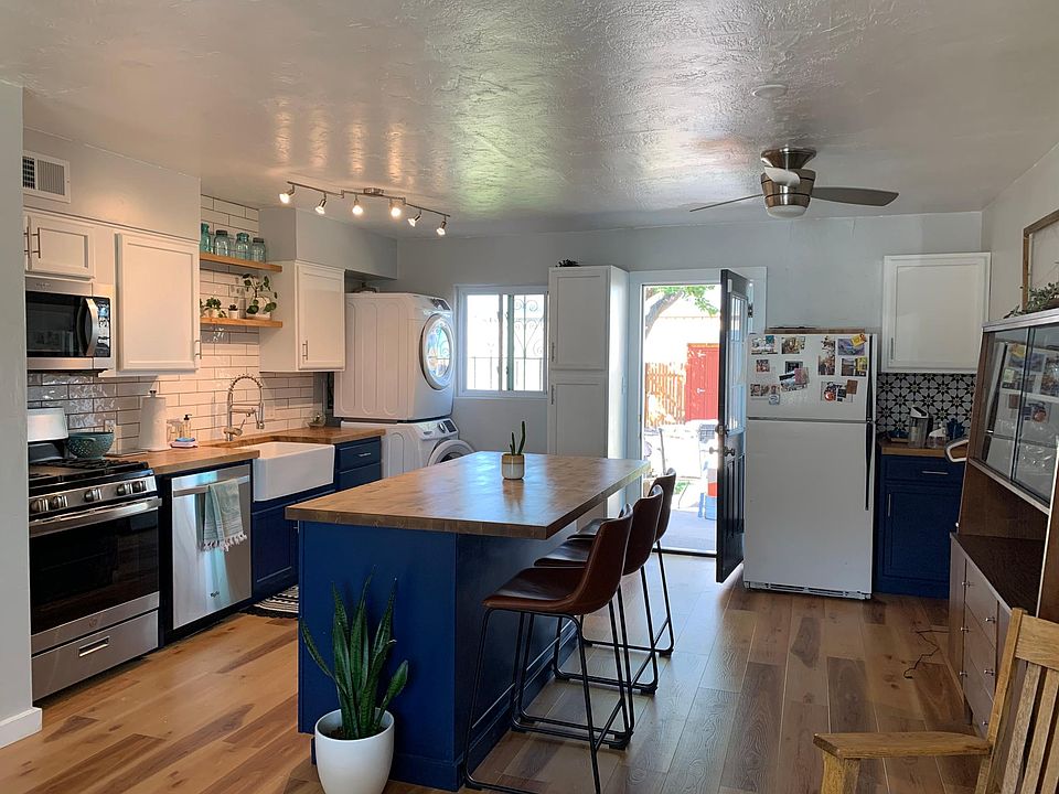 1st image of 2733 Hermosa Dr NE