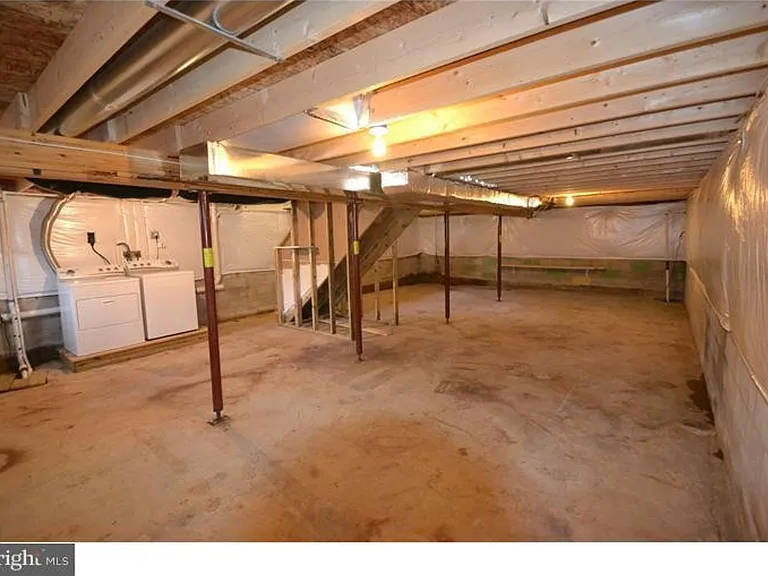 203 Hamilton St — Photo 9