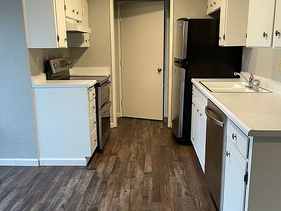 2nd image of 301 Crater Lake Ave Ste D