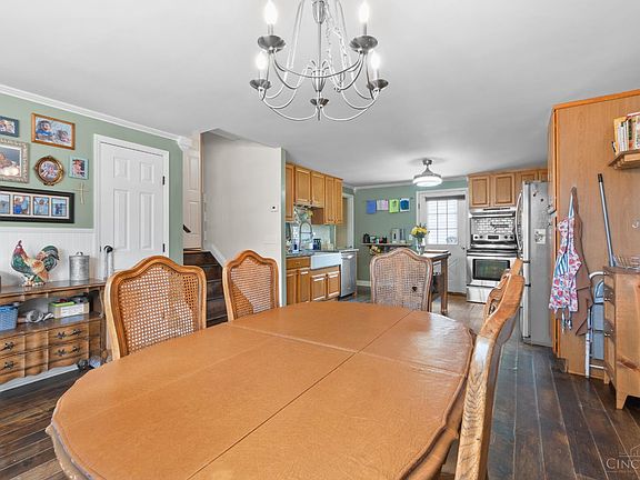 3rd image of 5176 Dundas Dr