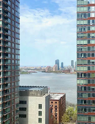 Rented by New York Residence | media 32