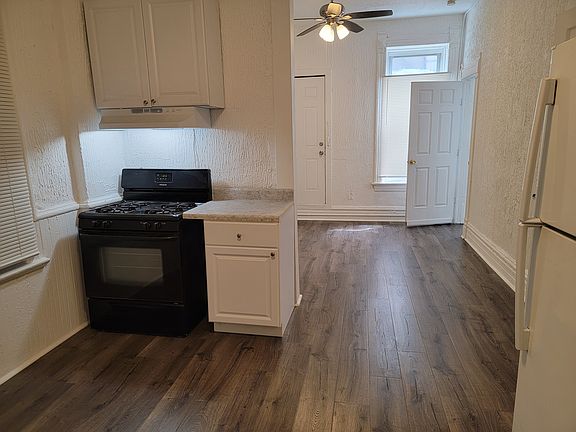 2nd image of 1359 W Walton St #2
