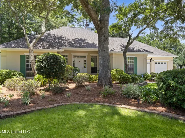3841 Chaumont Cir, Ocean Springs, MS 39564