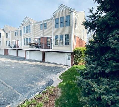 3rd image of 109 E Parent Ave