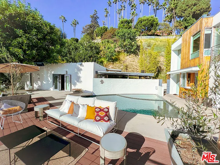 7650 Curson Ter — Photo 2