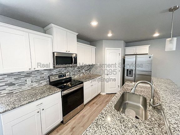 3rd image of 1306 N Clinton Ave #A