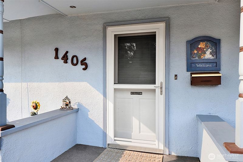 3rd image of 1405 W Oregon Street