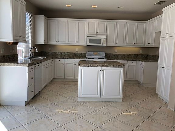 3rd image of 36954 Cordella Ln