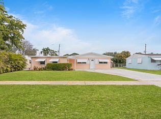 9492 Bloomfield Dr, Palm Beach Gardens, FL 33410