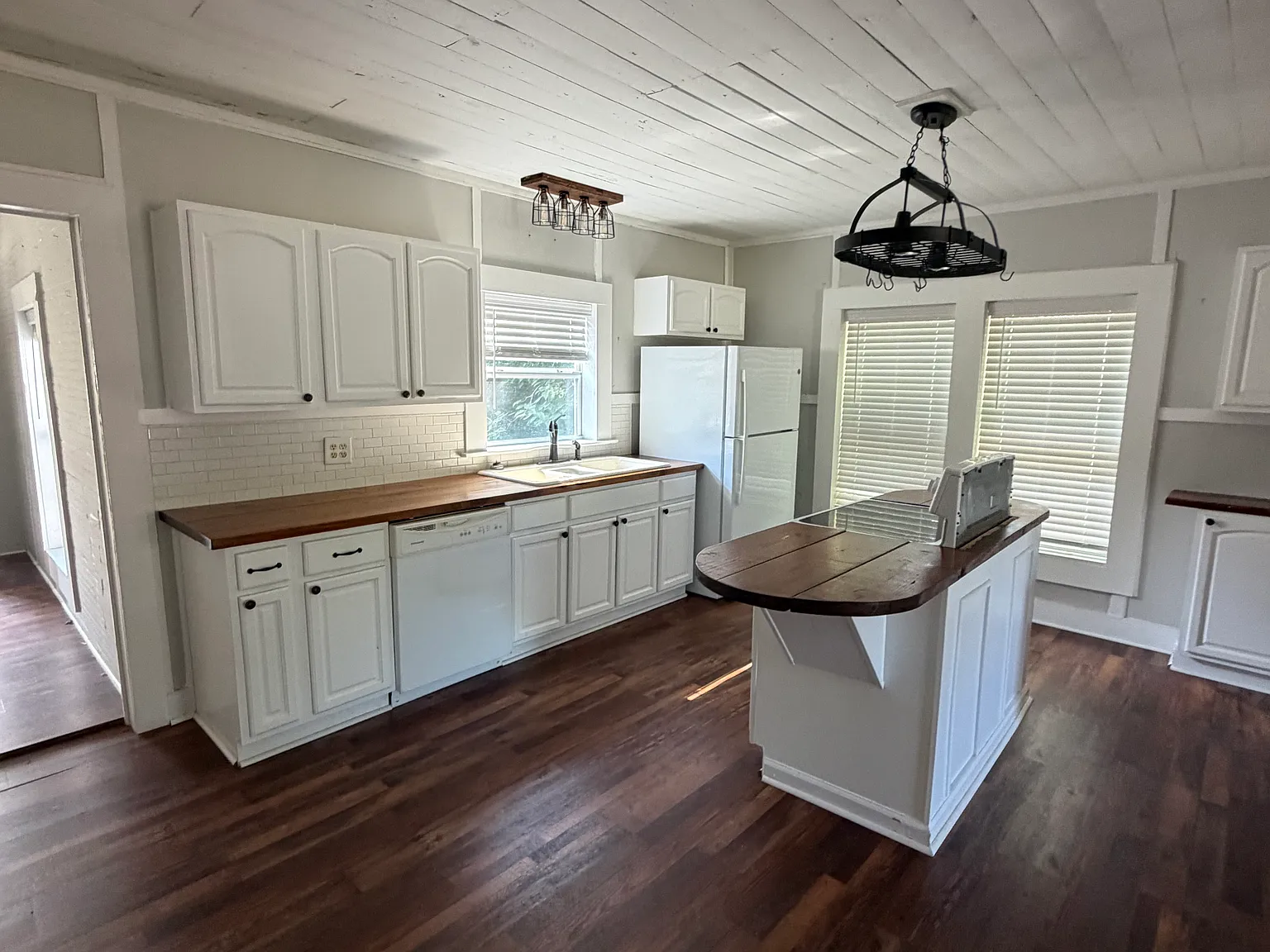 2 bed, 1589 sqft, $1,200 — Photo 3
