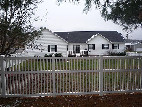 3rd image of 35 Pleasant View Dr