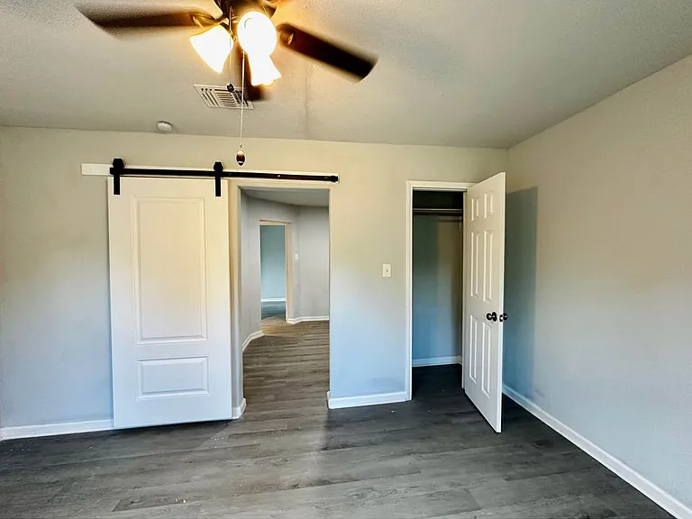 906 Potomac St — Photo 12