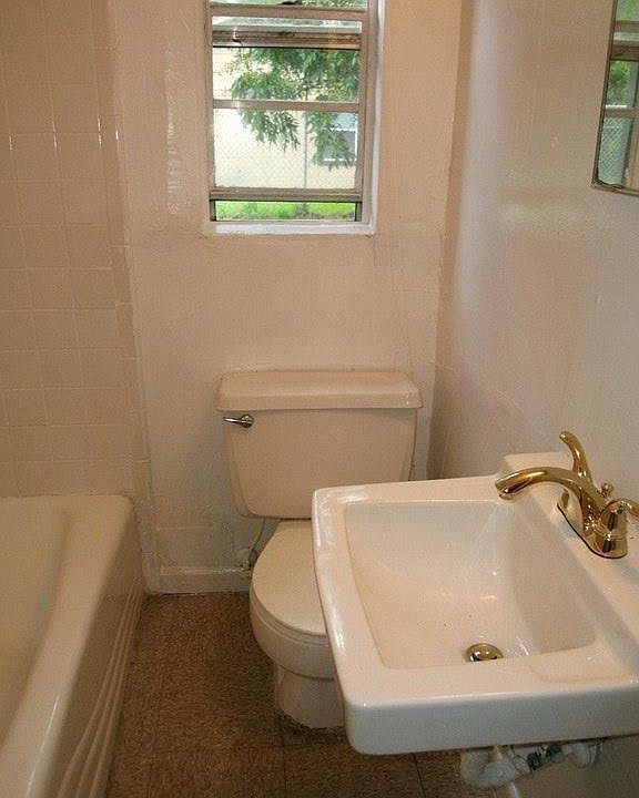 2nd image of 1824 W 45th St