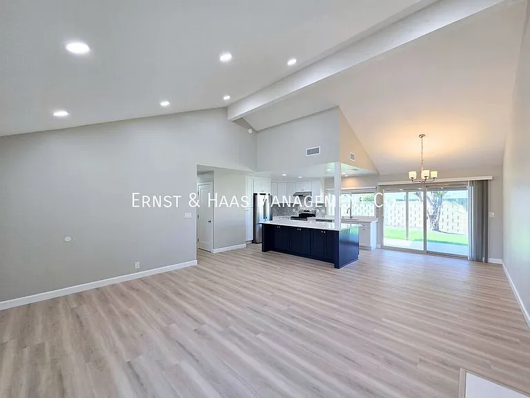 13118 Carolyn St — Photo 6