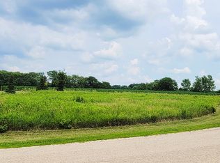 7961 S Tampam Dr, Dixon, IL 61021