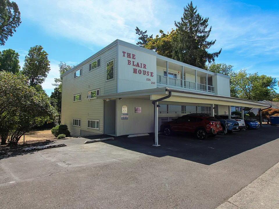 227 24th St SE