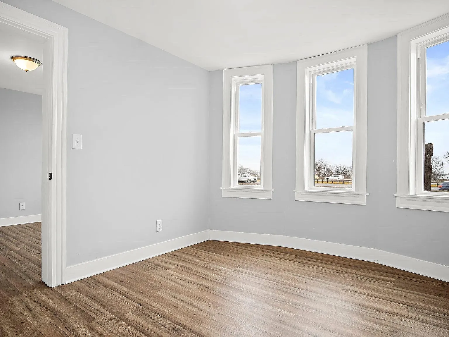 2 bed, 800 sqft, $2,400 — Photo 4