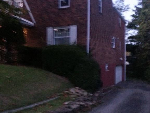 Exterior/ 2 car garage